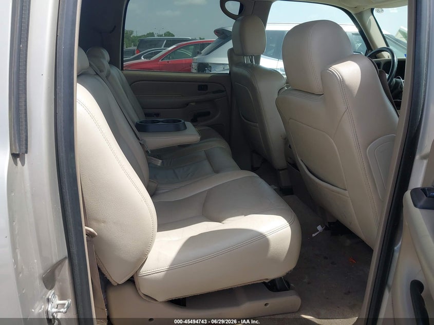 2004 Chevrolet Suburban 1500 VIN 3GNEC16Z84G279358 IAAI salvage auction — NORMAL WEAR, Original (Texas), sold $1,875 on 2026-07-08 (photo 8)