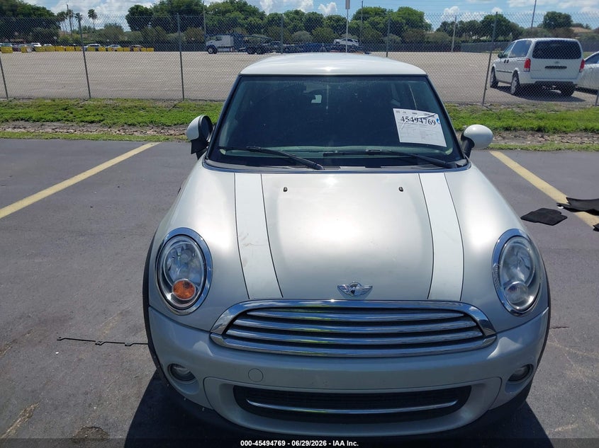 2013 Mini Hard top VIN WMWSU3C50DT683440 IAAI salvage auction — WATER/FLOOD, Rebuildable (Florida), sold $375 on 2026-08-06 (photo 6)