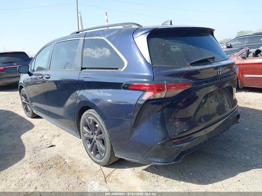 2021 Toyota Sienna VIN 5TDDRKEC2MS028097 IAAI salvage auction — STORM DAMAGE, Salvage (Indiana), sold $12,900 on 2026-07-22 (photo 3)