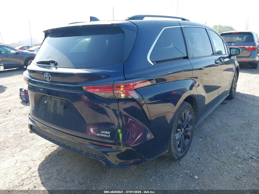 2021 Toyota Sienna VIN 5TDDRKEC2MS028097 IAAI salvage auction — STORM DAMAGE, Salvage (Indiana), sold $12,900 on 2026-07-22 (photo 4)