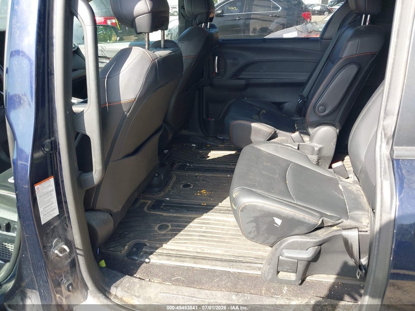 2021 Toyota Sienna VIN 5TDDRKEC2MS028097 IAAI salvage auction — STORM DAMAGE, Salvage (Indiana), sold $12,900 on 2026-07-22 (photo 8)