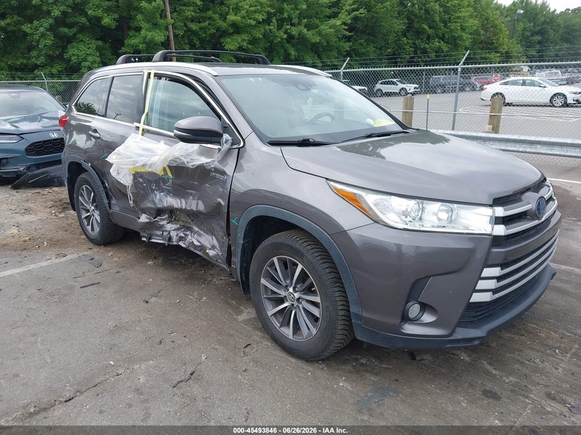 2018 Toyota Highlander VIN 5TDJGRFH9JS037788 IAAI salvage auction — RIGHT SIDE, Salvage (North Carolina), sold $8,100 on 2026-07-16 (photo 1)