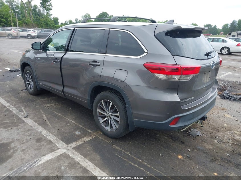2018 Toyota Highlander VIN 5TDJGRFH9JS037788 IAAI salvage auction — RIGHT SIDE, Salvage (North Carolina), sold $8,100 on 2026-07-16 (photo 3)