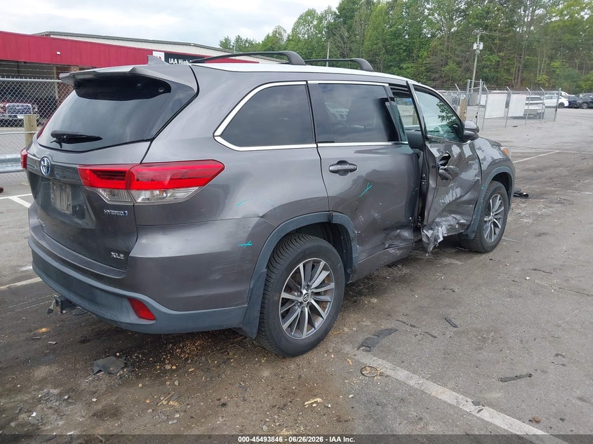 2018 Toyota Highlander VIN 5TDJGRFH9JS037788 IAAI salvage auction — RIGHT SIDE, Salvage (North Carolina), sold $8,100 on 2026-07-16 (photo 4)