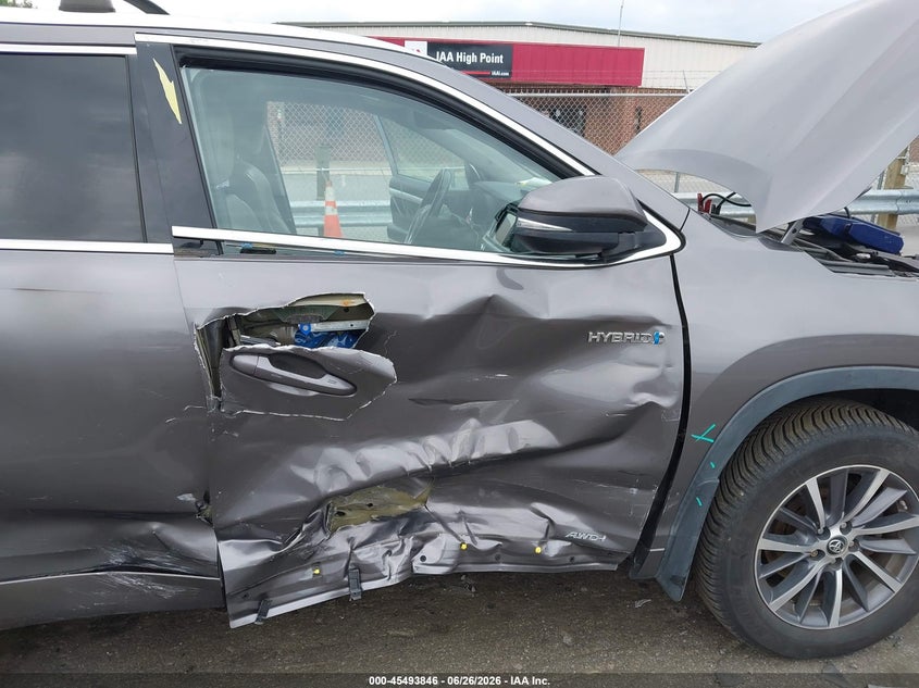 2018 Toyota Highlander VIN 5TDJGRFH9JS037788 IAAI salvage auction — RIGHT SIDE, Salvage (North Carolina), sold $8,100 on 2026-07-16 (photo 6)