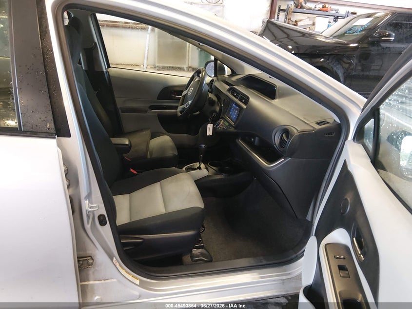 2014 Toyota Prius c VIN JTDKDTB32E1567057 IAAI salvage auction — FRONT END, Salvage (Kentucky), sold $650 on 2026-07-31 (photo 5)