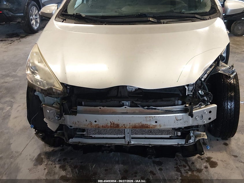 2014 Toyota Prius c VIN JTDKDTB32E1567057 IAAI salvage auction — FRONT END, Salvage (Kentucky), sold $650 on 2026-07-31 (photo 6)