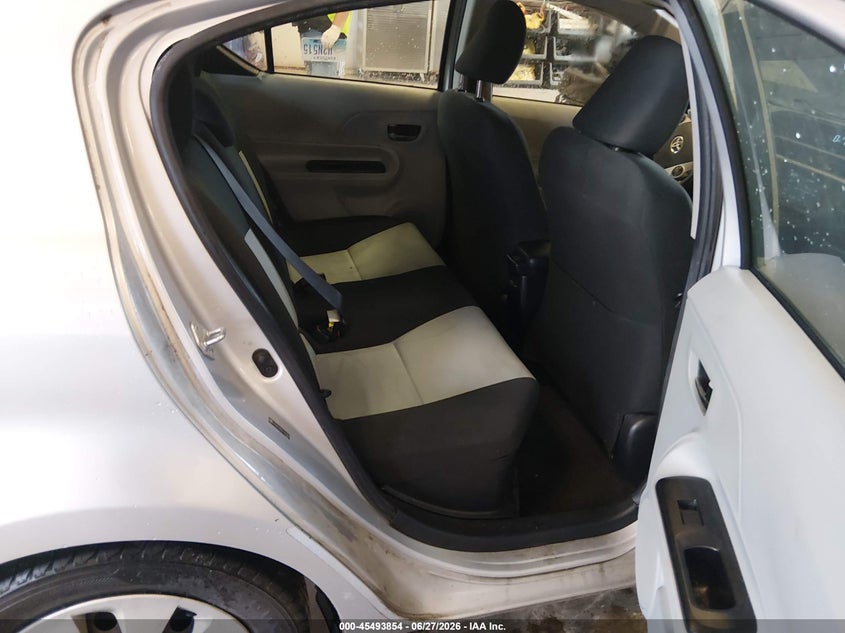2014 Toyota Prius c VIN JTDKDTB32E1567057 IAAI salvage auction — FRONT END, Salvage (Kentucky), sold $650 on 2026-07-31 (photo 8)