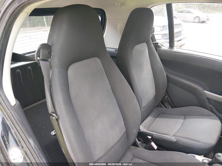 2013 Smart Fortwo VIN WMEEJ3BA3DK694477 IAAI salvage auction — NORMAL WEAR, Clear (District Of Columbia), sold $925 on 2026-07-22 (photo 8)