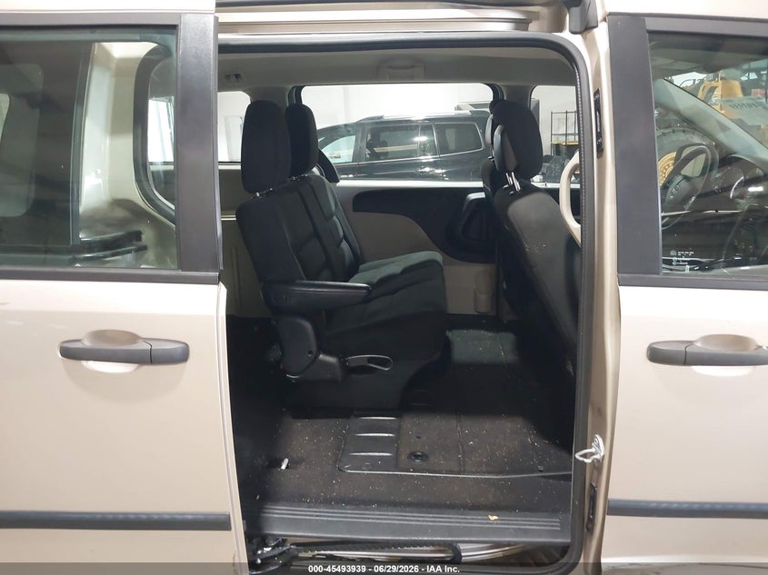 2015 Dodge Caravan VIN 2C4RDGBG0FR688496 IAAI salvage auction — RIGHT FRONT, Salvage (North Carolina), sold $1,900 on 2026-07-09 (photo 8)