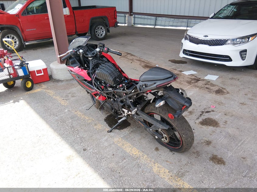 2024 Kawasaki Ninja VIN ML5EXGG19RDA30822 IAAI salvage auction — VANDALISM, Salvage (Missouri), sold $25 on 2026-07-28 (photo 3)