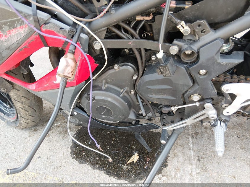 2024 Kawasaki Ninja VIN ML5EXGG19RDA30822 IAAI salvage auction — VANDALISM, Salvage (Missouri), sold $25 on 2026-07-28 (photo 9)