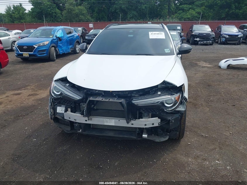 2021 Alfa romeo Stelvio VIN ZASPAKBN0M7D13652 IAAI salvage auction — FRONT END, Wait Title, sold $10,500 on 2026-08-22 (photo 6)