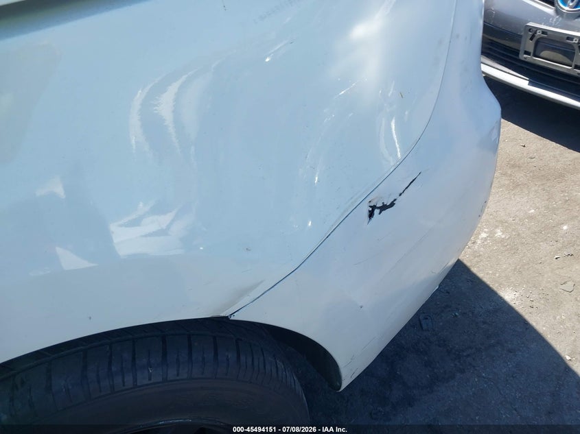 2017 Kia SEDONA VIN KNDMA5C10H6258494 IAAI salvage auction — LEFT & RIGHT, Salvage Title, sold $1,750 on 2026-07-15 (photo 6)