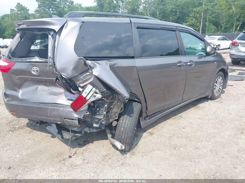 2019 Toyota Sienna VIN 5TDYZ3DC7KS999571 IAAI salvage auction — REAR END, Salvage (South Carolina), sold $25 on 2026-07-29 (photo 4)
