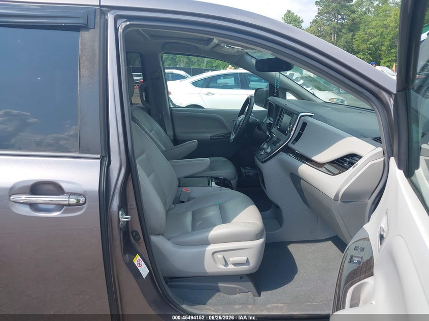 2019 Toyota Sienna VIN 5TDYZ3DC7KS999571 IAAI salvage auction — REAR END, Salvage (South Carolina), sold $25 on 2026-07-29 (photo 5)
