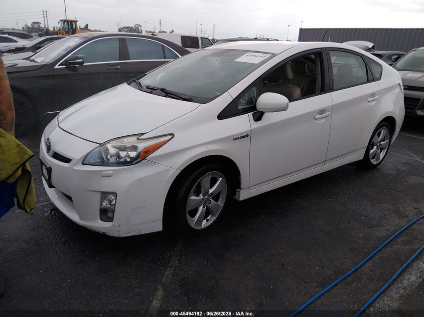 2010 Toyota Prius v VIN JTDKN3DU1A0140245 IAAI salvage auction — RIGHT FRONT, Salvage (California), sold $2,550 on 2026-07-09 (photo 2)
