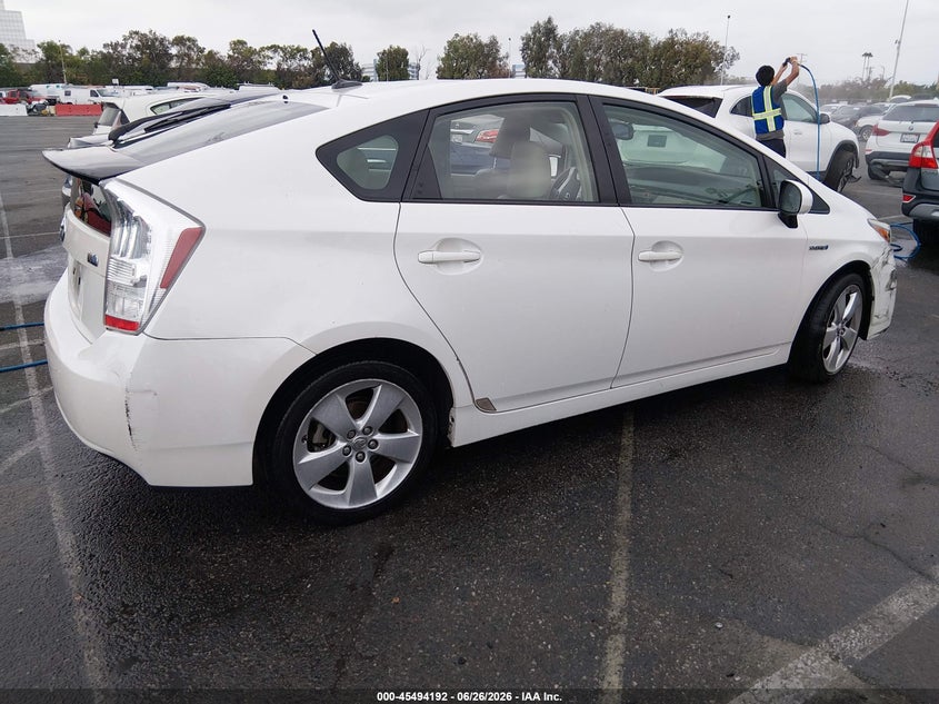 2010 Toyota Prius v VIN JTDKN3DU1A0140245 IAAI salvage auction — RIGHT FRONT, Salvage (California), sold $2,550 on 2026-07-09 (photo 4)