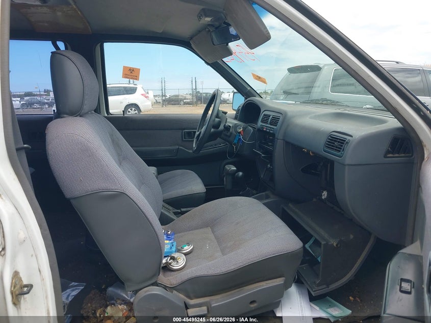 1995 Nissan Pathfinder VIN JN8HD17Y4SW104682 IAAI salvage auction — NORMAL WEAR, Clear - Dealer Only (California), sold $100 on 2026-07-08 (photo 5)