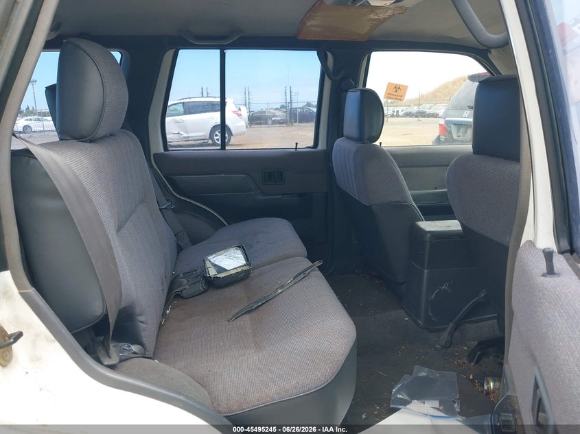 1995 Nissan Pathfinder VIN JN8HD17Y4SW104682 IAAI salvage auction — NORMAL WEAR, Clear - Dealer Only (California), sold $100 on 2026-07-08 (photo 8)