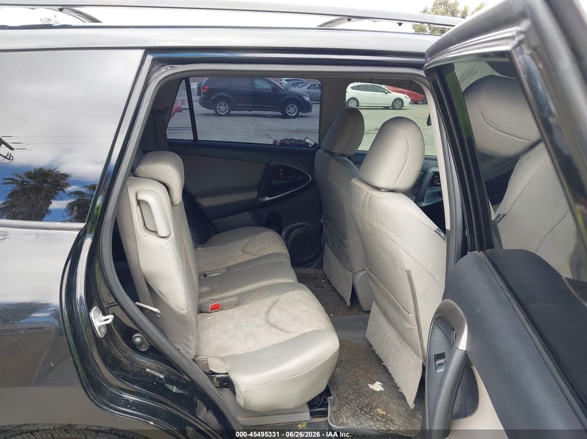 2011 Toyota Rav4 VIN JTMZF4DV4B5033737 IAAI salvage auction — NORMAL WEAR, Clear - Dealer Only (California), sold $500 on 2026-07-13 (photo 8)