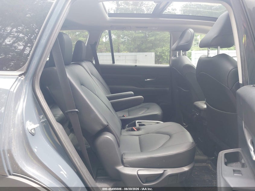 2025 Toyota Highlander VIN 5TDAAAB58SS072306 IAAI salvage auction — FRONT END, Salvage (New Jersey), sold $325 on 2026-07-29 (photo 8)