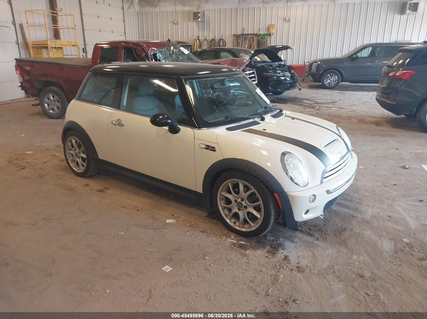 2005 Mini Cooper VIN WMWRE33585TG98235 IAAI salvage auction — UNDERCARRIAGE, Clear (Michigan), sold $550 on 2026-08-04 (photo 1)