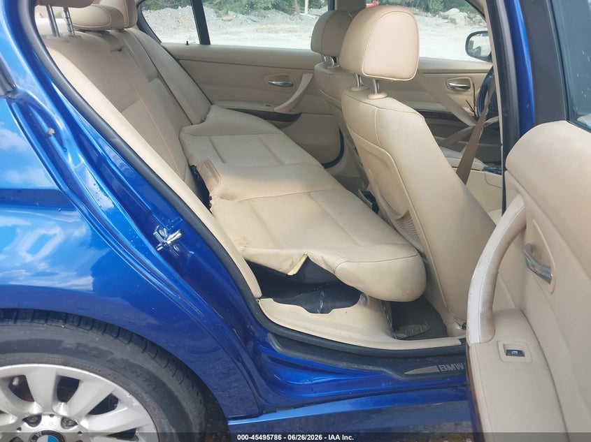 2009 BMW 3 series VIN WBAPH77509NL81606 IAAI salvage auction — NORMAL WEAR, Repossession Paperwork (Georgia), sold $375 on 2026-07-14 (photo 8)