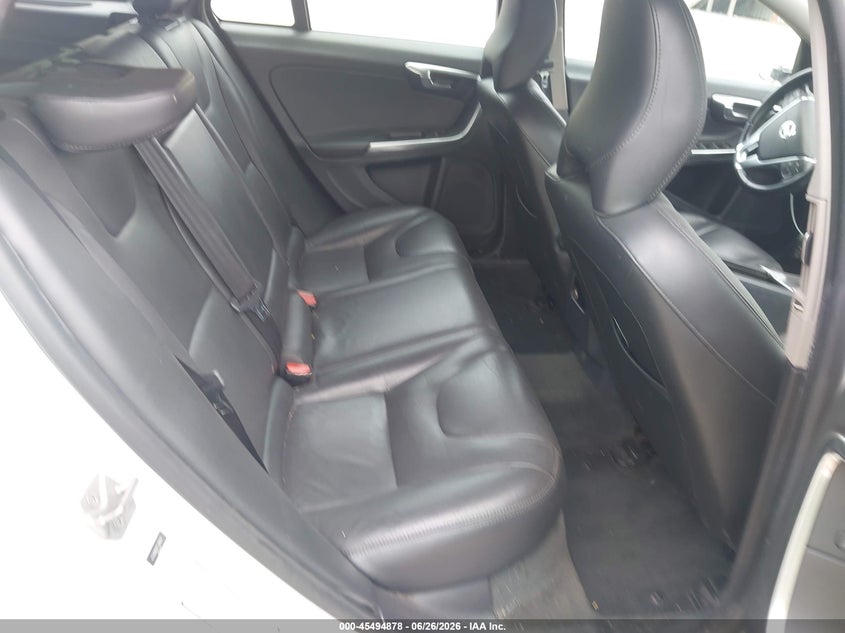 2015 Volvo V60 VIN YV140MEB5F1200212 IAAI salvage auction — LEFT SIDE, Salvage - 75% Or Less (Maryland), sold $275 on 2026-07-28 (photo 8)