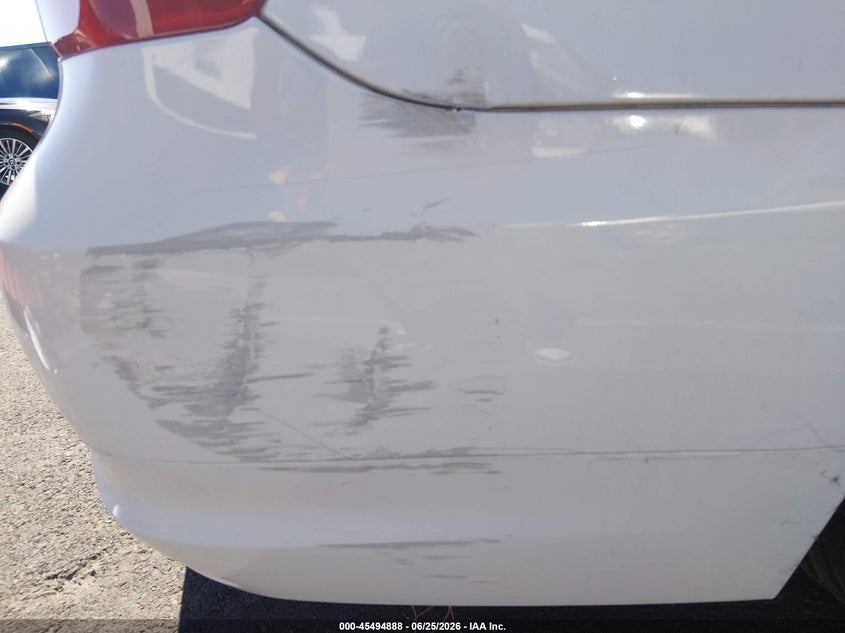 2009 BMW 3er VIN WBAPM77589NL86709 IAAI salvage auction — NORMAL WEAR, Clear (Nevada), sold $275 on 2026-07-24 (photo 6)