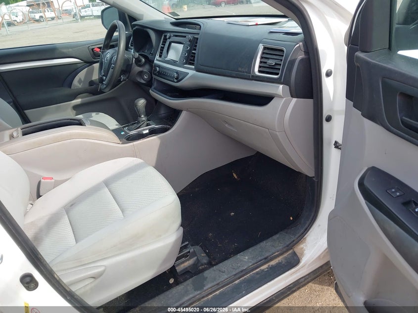 2018 Toyota Highlander VIN 5TDBZRFH3JS913091 IAAI salvage auction — TRANSMISSION, Clear (Virginia), sold $5,625 on 2026-07-31 (photo 5)