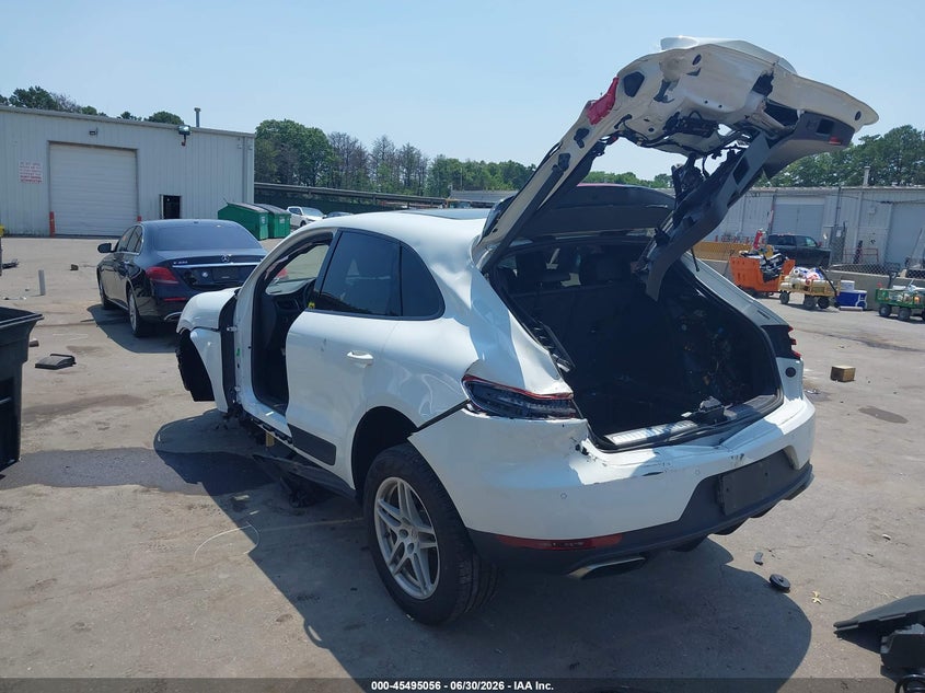 2018 Porsche Macan VIN WP1AA2A5XJLB14965 IAAI salvage auction — REAR END, Mv-907A (New York), sold $1,250 on 2026-07-28 (photo 3)