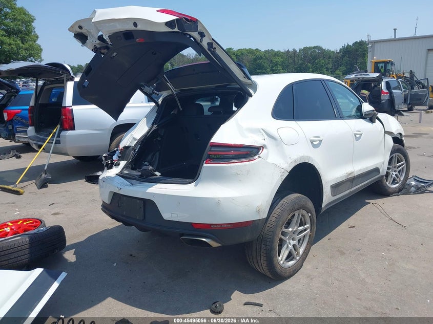 2018 Porsche Macan VIN WP1AA2A5XJLB14965 IAAI salvage auction — REAR END, Mv-907A (New York), sold $1,250 on 2026-07-28 (photo 4)