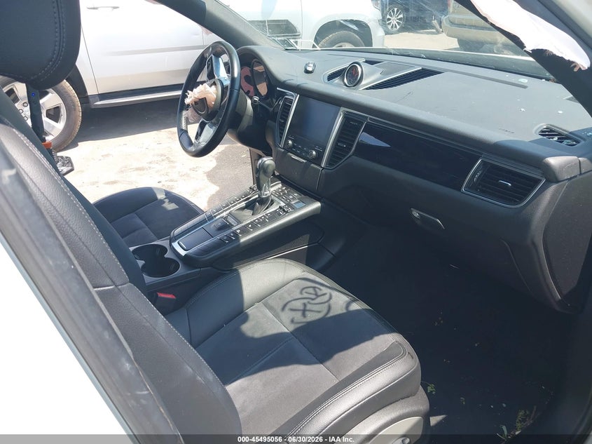 2018 Porsche Macan VIN WP1AA2A5XJLB14965 IAAI salvage auction — REAR END, Mv-907A (New York), sold $1,250 on 2026-07-28 (photo 5)