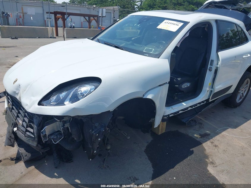 2018 Porsche Macan VIN WP1AA2A5XJLB14965 IAAI salvage auction — REAR END, Mv-907A (New York), sold $1,250 on 2026-07-28 (photo 6)