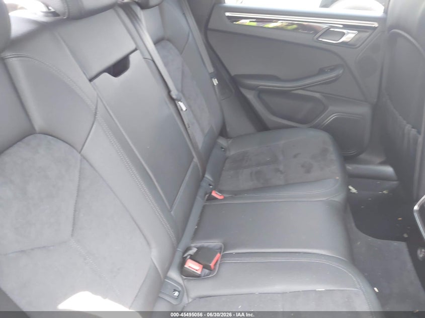 2018 Porsche Macan VIN WP1AA2A5XJLB14965 IAAI salvage auction — REAR END, Mv-907A (New York), sold $1,250 on 2026-07-28 (photo 8)