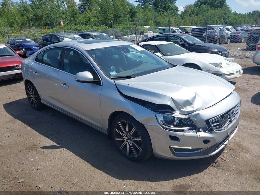 2017 Volvo VIN LYV402TM8HB148990 IAAI salvage auction — FRONT END, Salvage Title, sold $2,450 on 2026-08-01 (photo 1)