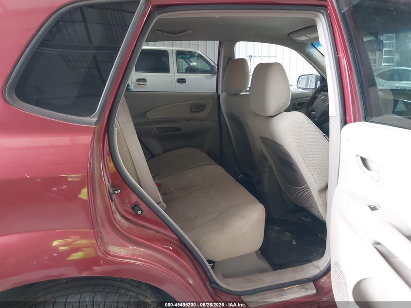 2005 Hyundai Tucson VIN KM8JM12B85U121674 IAAI salvage auction — NORMAL WEAR, Clear (Missouri), sold $550 on 2026-07-13 (photo 8)
