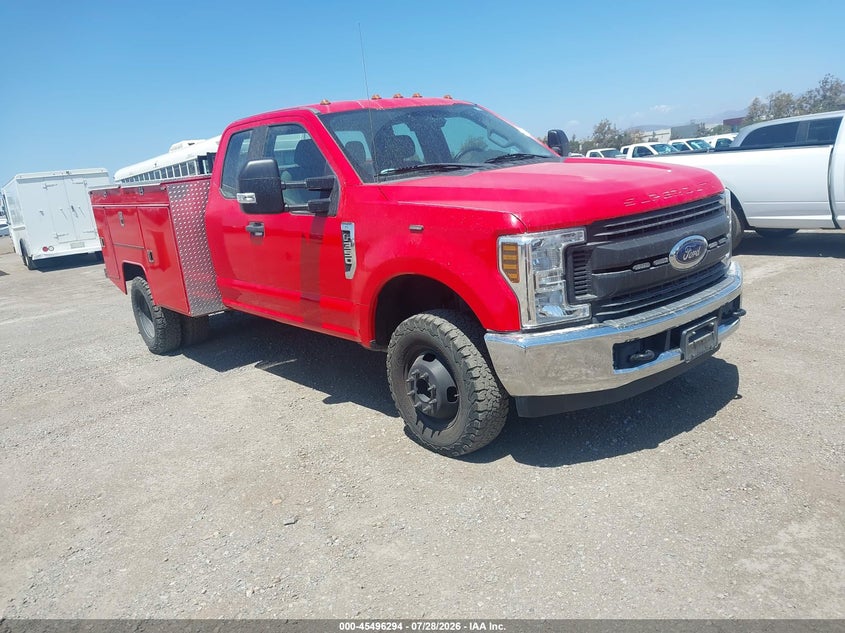 2018 Ford F-350 VIN 1FT8X3D62JEC69989 — IAAI salvage auction photo