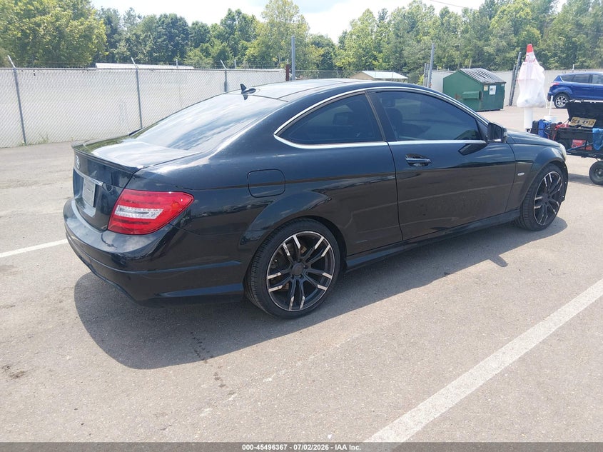 2013 Mercedes-benz C-klasse VIN WDDGJ4HB0DG116374 IAAI salvage auction — FRONT END, Salvage (Mississippi), sold $2,200 on 2026-07-30 (photo 4)