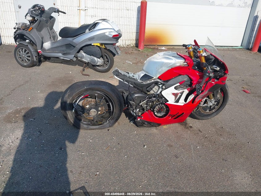 2023 Ducati Panigale VIN ZDMDAGZW7PB005102 IAAI salvage auction — FRONT & REAR, Mv-907A (New York), sold $525 on 2026-07-21 (photo 8)