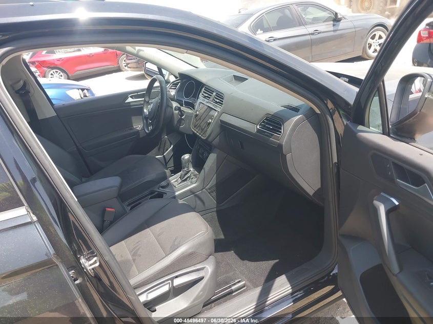 2019 Volkswagen Tiguan VIN 3VV2B7AX0KM073295 IAAI salvage auction — FRONT END, Salvage (Indiana), sold $5,950 on 2026-09-16 (photo 5)