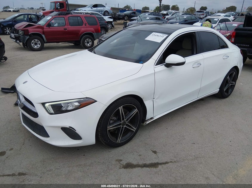 2022 Mercedes-benz A-klasse VIN W1K3G4EBXNJ324770 IAAI salvage auction — SIDE, Salvage Title, sold $9,650 on 2026-08-12 (photo 2)