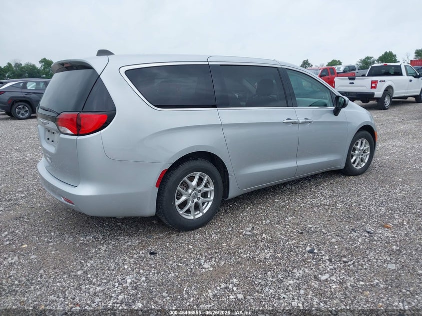 2022 Chrysler Voyager VIN 2C4RC1CG6NR131105 IAAI salvage auction — NORMAL WEAR, Sf97 (Missouri), sold $13,650 on 2026-09-03 (photo 4)