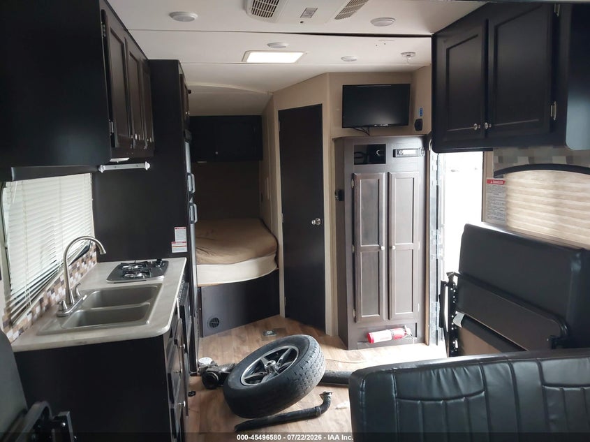 2016 Jayco Other VIN 1UJBJSBM3G1V20179 IAAI salvage auction — SIDE, Regular (South Dakota), sold $100 on 2026-09-16 (photo 8)