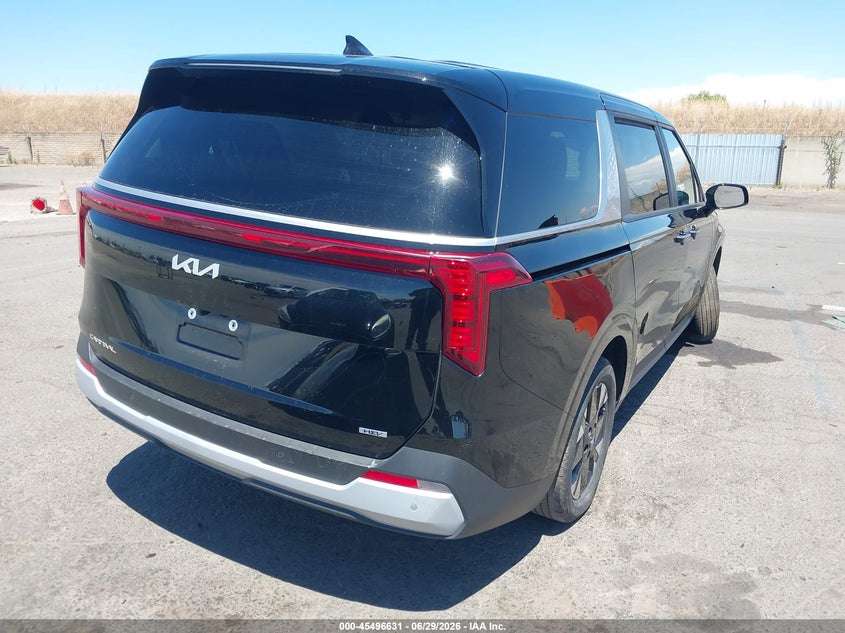 2026 Kia Carnival VIN KNDNB5KA9T6129049 IAAI salvage auction — SIDE, Salvage Title, sold $5,500 on 2026-07-12 (photo 4)
