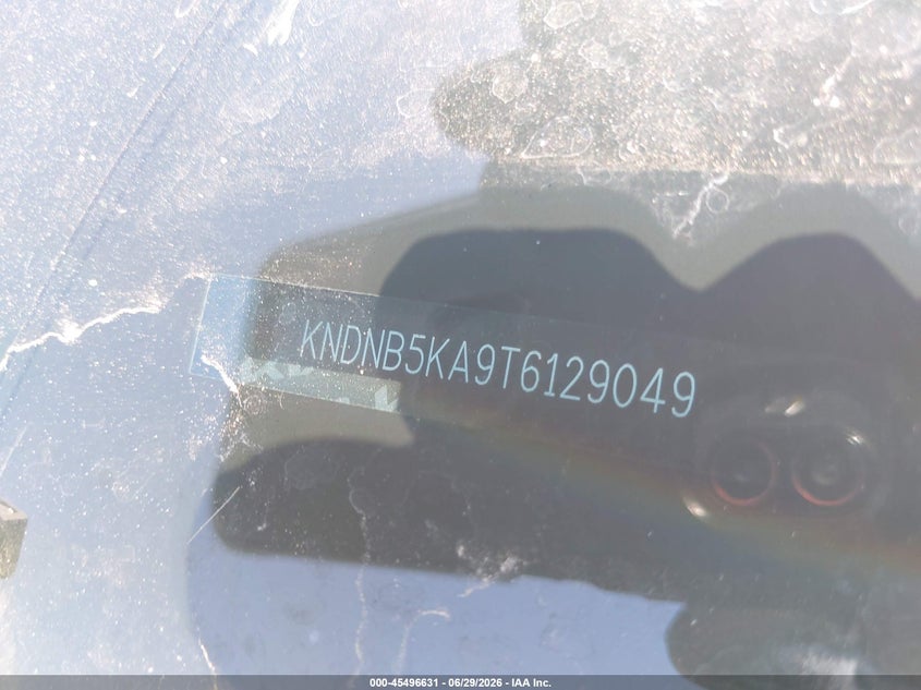 2026 Kia Carnival VIN KNDNB5KA9T6129049 IAAI salvage auction — SIDE, Salvage Title, sold $5,500 on 2026-07-12 (photo 9)
