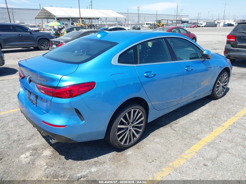 2021 BMW 2er VIN WBA53AK02M7J47527 IAAI salvage auction — LEFT FRONT, Salvage Title, sold $10,100 on 2026-08-17 (photo 4)