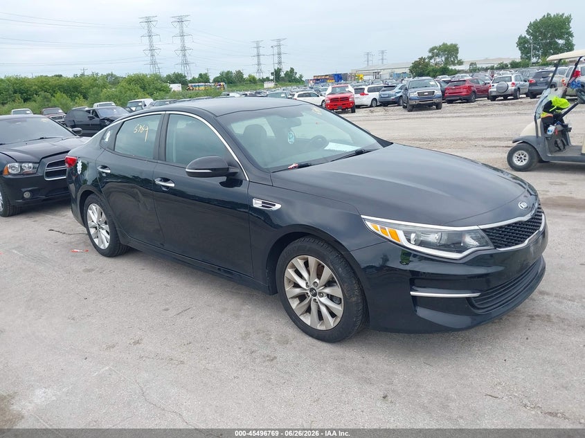 2018 Kia Optima VIN 5XXGT4L35JG265855 IAAI salvage auction — NORMAL WEAR, Clear (Illinois), sold $1,900 on 2026-07-13 (photo 1)