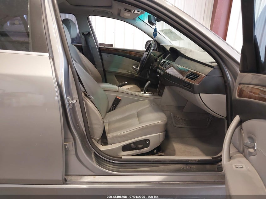 2009 BMW 5 series VIN WBANW13579C160449 IAAI salvage auction — NORMAL WEAR, Rebuilt/Restored (Utah), sold $100 on 2026-07-29 (photo 5)